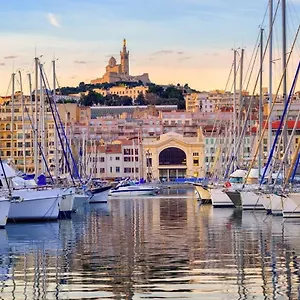 Joli Plein Sud 15mn Des Plages Et Wifi Gratuit Marseille